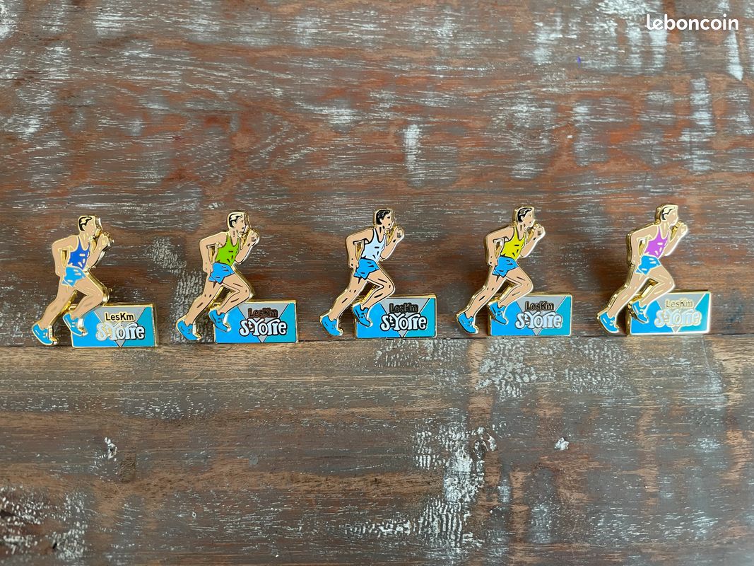 Pin’s Sport Course à Pied Les 100 km