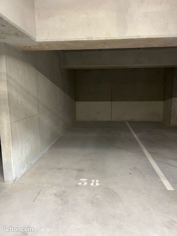 Parking/box AIX EN PROVENCE · à Aix-en-Provence · 90 €/mois