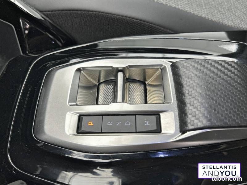 Peugeot 2008 Hybrid 145 ch e-DCS6 Allure (image 17)