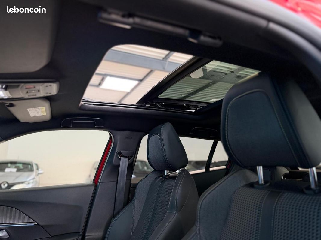 Peugeot 2008 gt 130 eat8 (image 9)