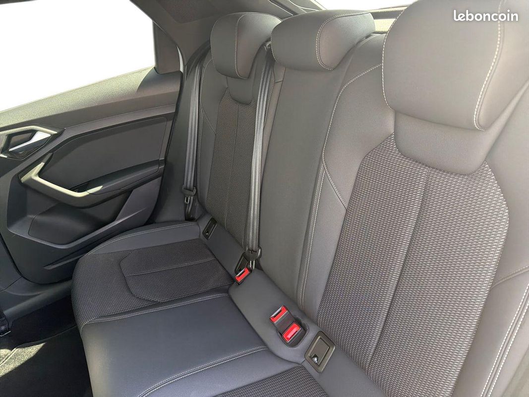 AUDI A1 Sportback 35 TFSI 150 ch S tronic 7 S Line (image 14)