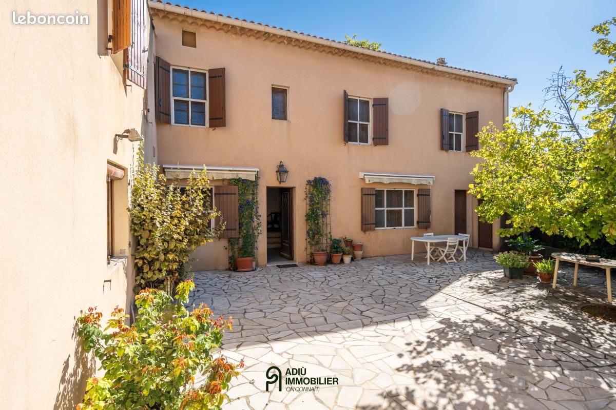 Maison 7 pièces 133 m² · à Pouzilhac · 133 m² · 210 000 €