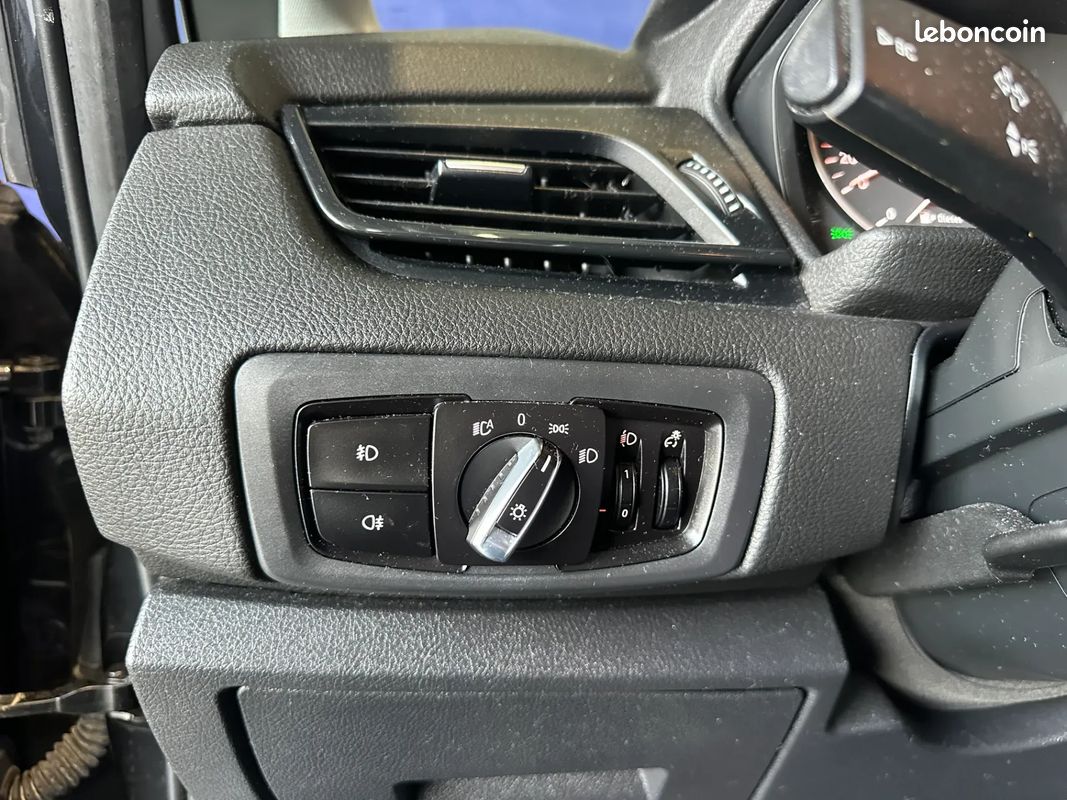 BMW Série 2 ActiveTourer 2.0 D 150ch Business BVM - 2015 - Sièges sport - Phares LED - Bluetooth (image 17)