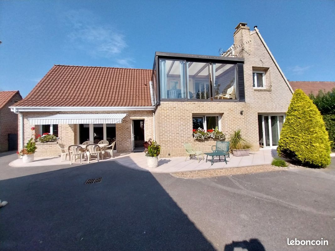 Maison 5 pièces 143 m² · à Volckerinckhove · 143 m² · 299 000 €