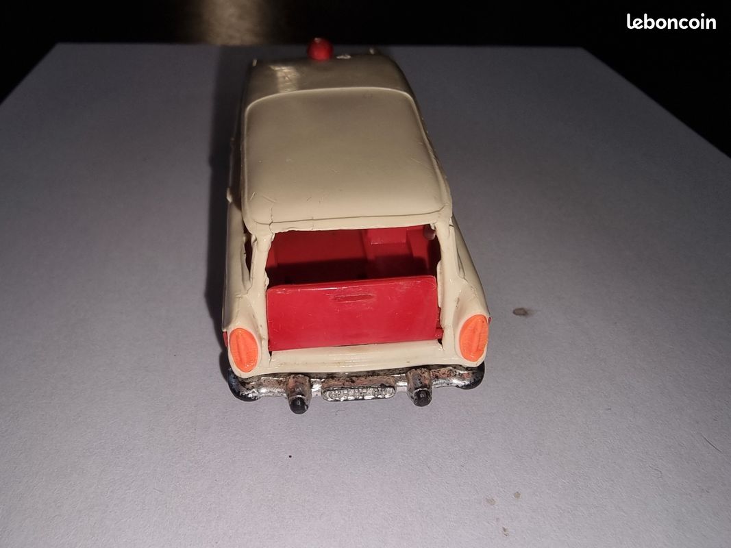 NOREV - SIMCA Marly - N° 41 - Ambulance - Ancienne et authentique