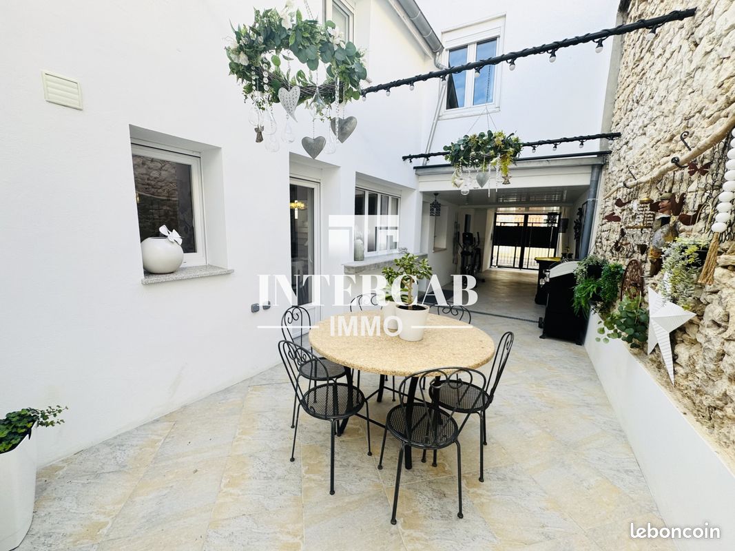 Maison 8 pièces 187 m² · à Ville-Dommange · 187 m² · 420 000 €