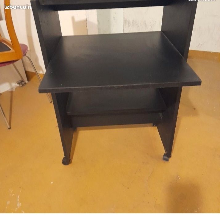 Bureau (image 1)