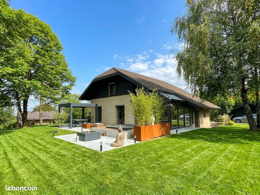 Maison 7 pièces 240 m² · à Cranves-Sales · 240 m² · 1 379 000 €