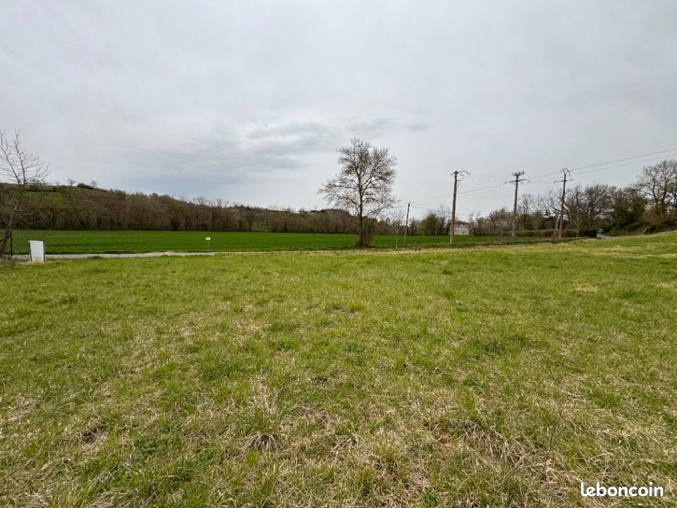 Terrain 673 m² · à Auriac-sur-Vendinelle · 74 500 €