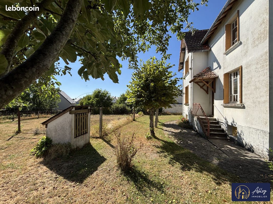 Maison 6 pièces 103 m² · à Lanobre · 103 m² · 56 000 €