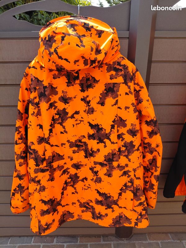 Veste BLASER 2 en 1 veste BLASER orange camouflage avec doublure amovible Taille 3 xl Très bonne état Vendu neuve 335 Vendu 250 (image 2)