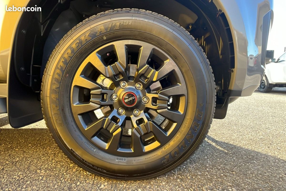 Isuzu D-max 2.2 TD 164 SPACE NITRO SPORT A/T8-8% (image 16)