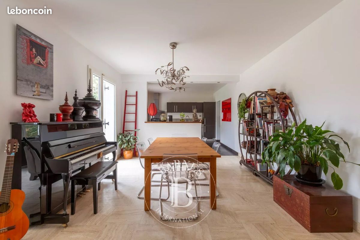 Propriété 9 pièces 208 m² (image 6)