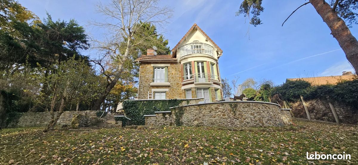 Maison 7 pièces 180 m² · à Senlisse · 180 m² · 580 000 €