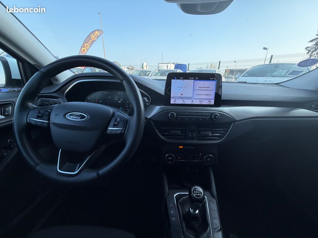 FORD FOCUS BREAK 1.0 ECOBOOST SCTI 125CH TITANIUM - BLUETOOTH - GPS - CROCHET D'ATTELAGE - RADAR DE RECUl (image 25)