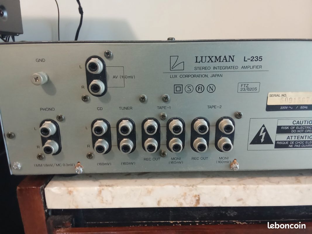 Amplificateur Intégré Vintage Luxman L235 - Fonctionnel, Marques D'usage