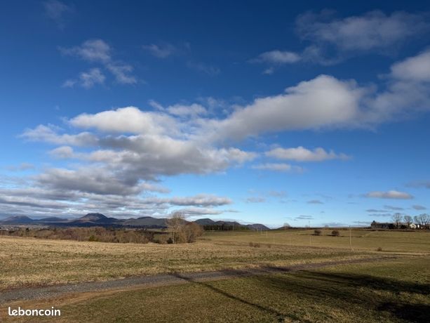 Terrain à bâtir 1000 m² – vernines – vue sur la chaîne des puys