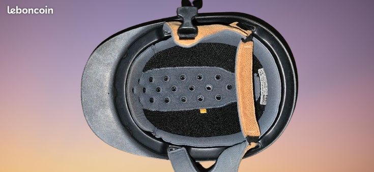 Bombe équitation Marque FOUGENZA DECATHLON Taille 56cm (image 3)