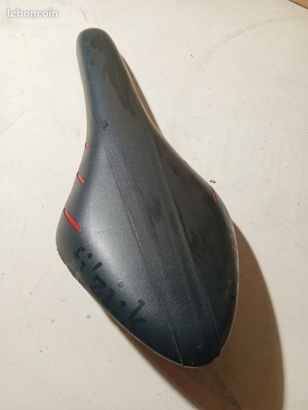Selle de vélo FIZIK Luce R1 - Regular