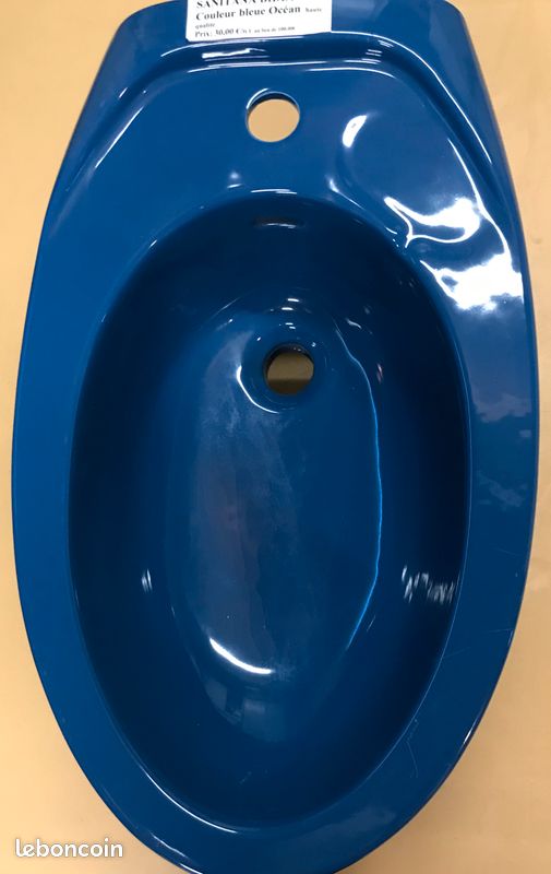 Bidet bleu (image 1)