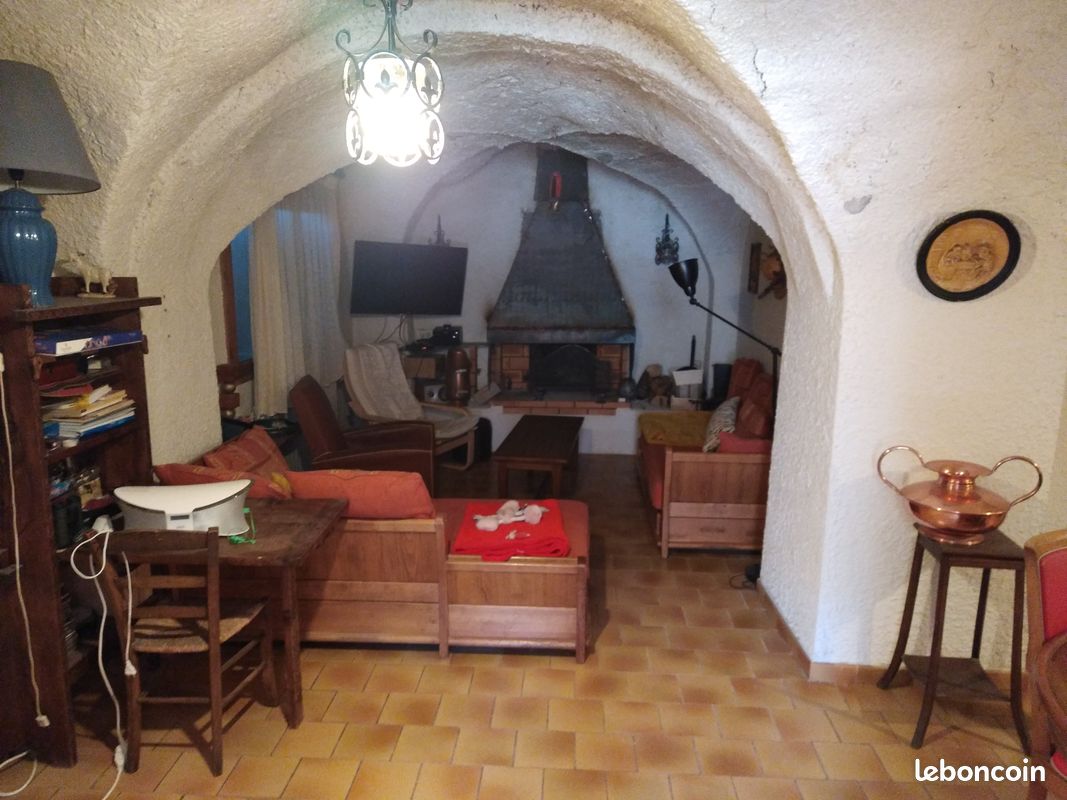 Location (image 3)