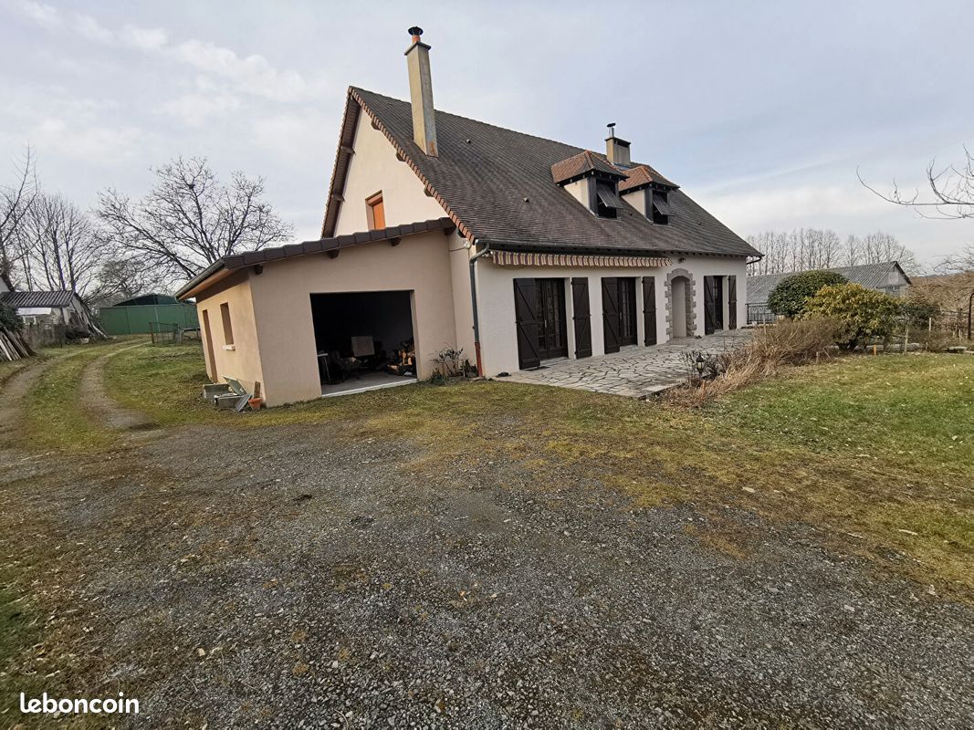 Maison 8 pièces 213 m² · à Pageas · 213 m² · 232 100 €