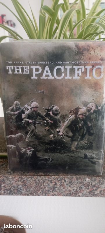 Coffret DVD the Pacific boite métal (image 1)