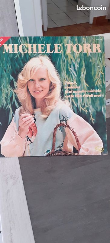 Vinyl michelle torr (image 1)