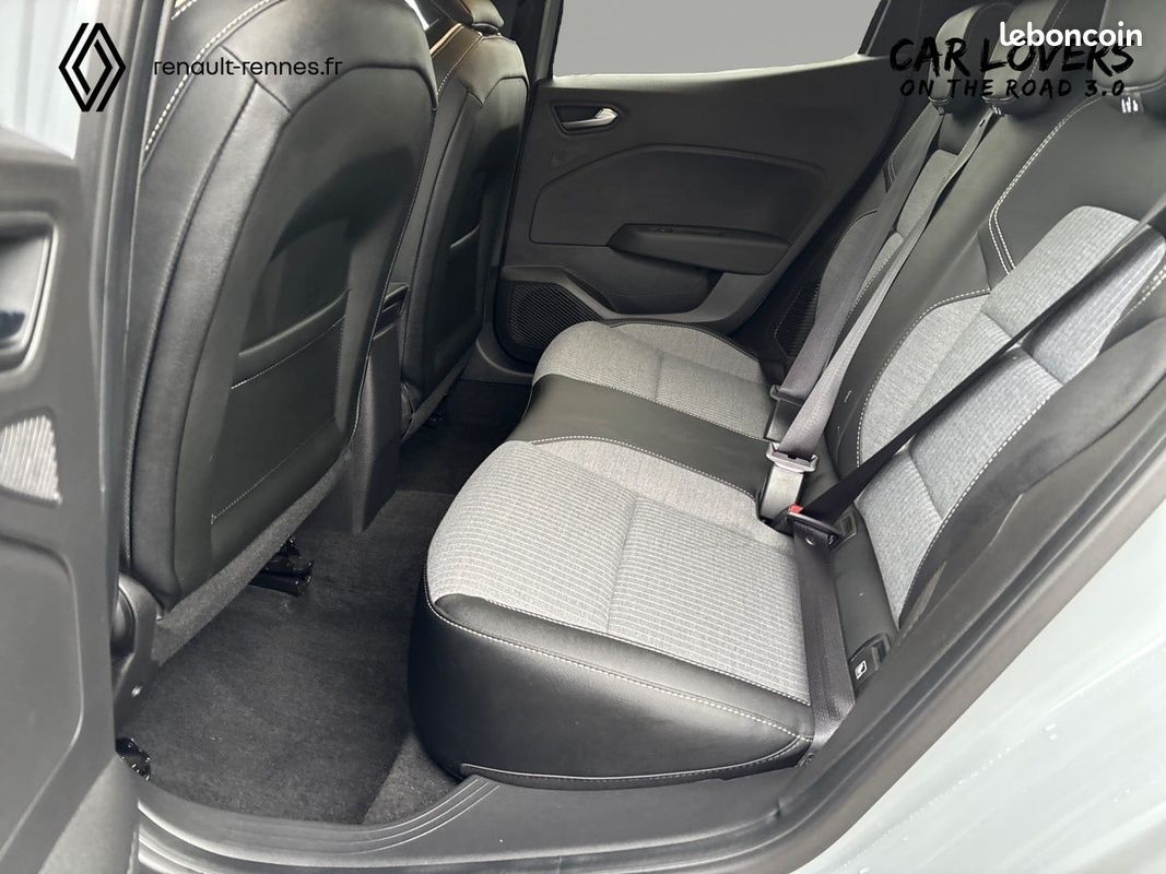 RENAULT Clio E-Tech full hybrid 145 ch GSR2 Techno (image 10)