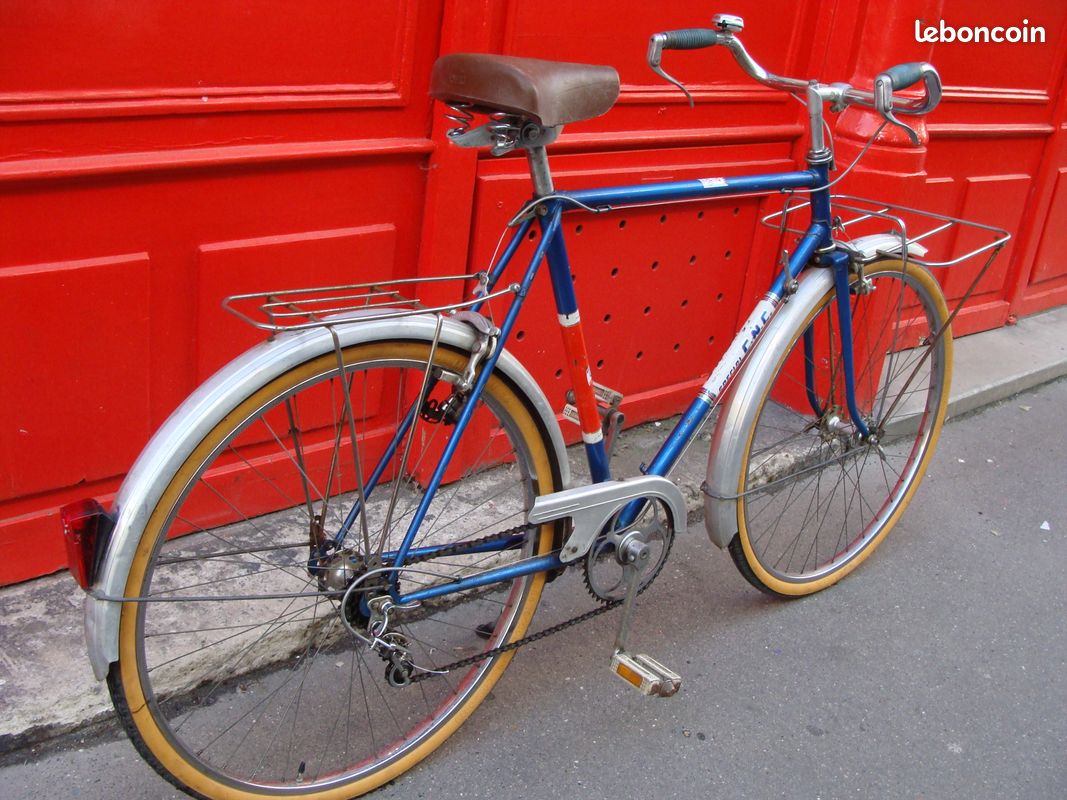 Vélo Porteur de ville Spécial CNC double porte bagages 1965 Bleu 3 vitesses au cadre, Cadre M T56 avec les roues en 650 x 35 B (roues de randonneuse) assez léger 12 kgs. Pneus Michelin World Tour (image 11)
