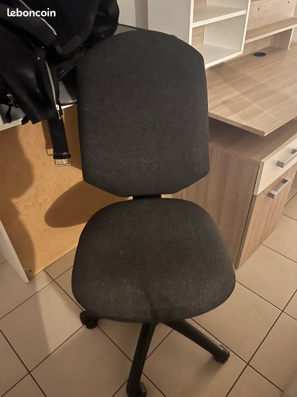 URGENT Bureau fourni avec la chaise (image 6)