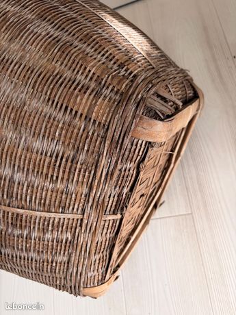 Panier en osier avec anse vintage