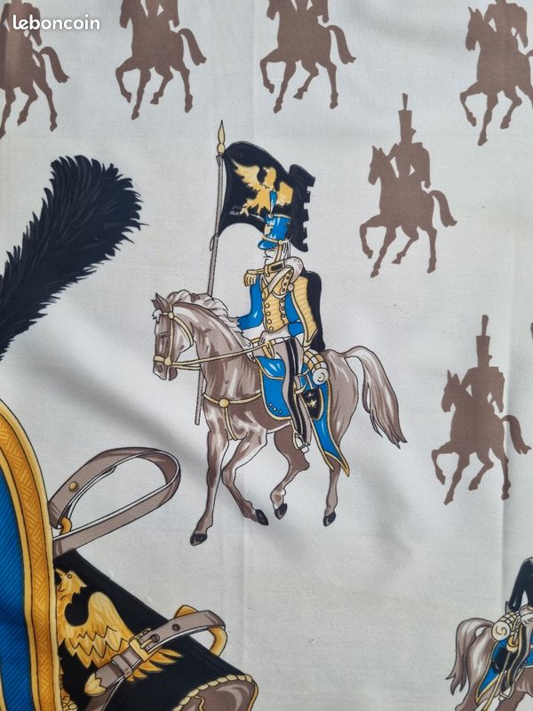 Foulard Vintage équitation - Motifs Mors, Bombes, Cavaliers, Cheval - Polyester Multicolore