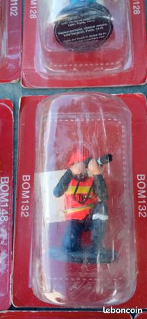 Lot De 21 Figurines Pompiers / Secourisme - Plomb Peint - Starlux / Delprado