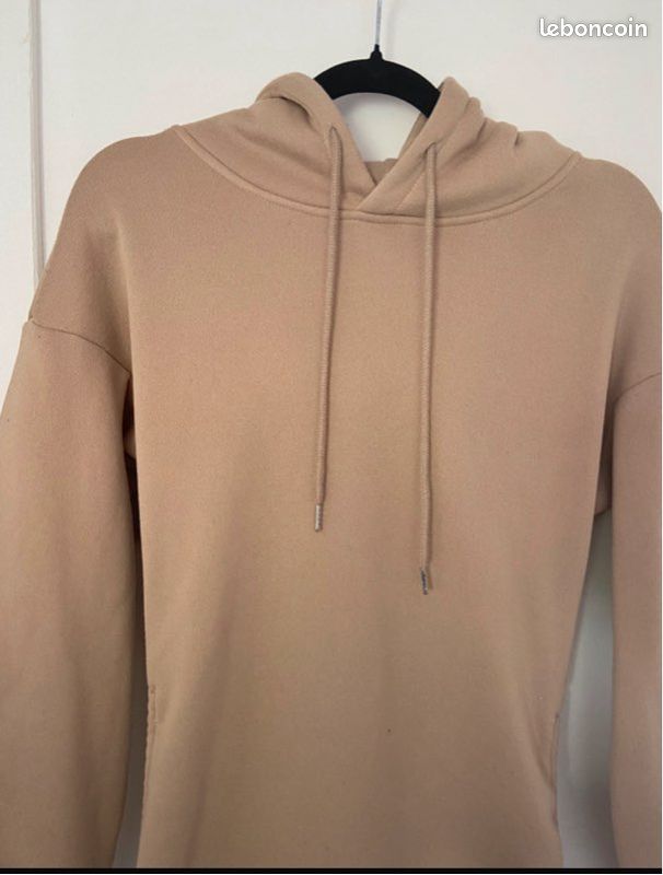 Robe (image 1)