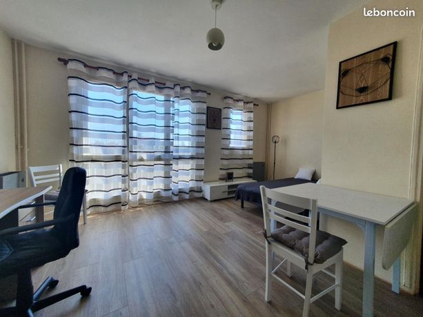Studio 1 pièce 27 m²