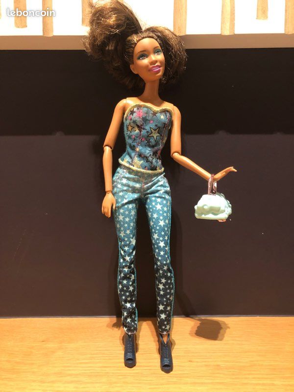 Vends poupée Barbie (image 1)