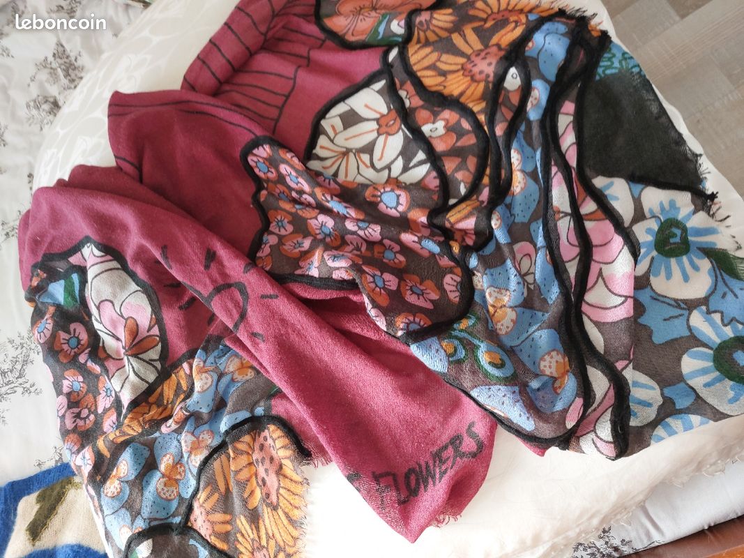 Grand écharpe d hiver Desigual Accessoires Bagagerie