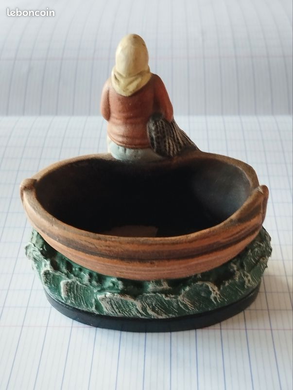 Figurine femme de pêcheur en terre cuite larg 8 cm haut 8cm estampe 1069 le Tréport enlèvement et paiement sur place (image 2)