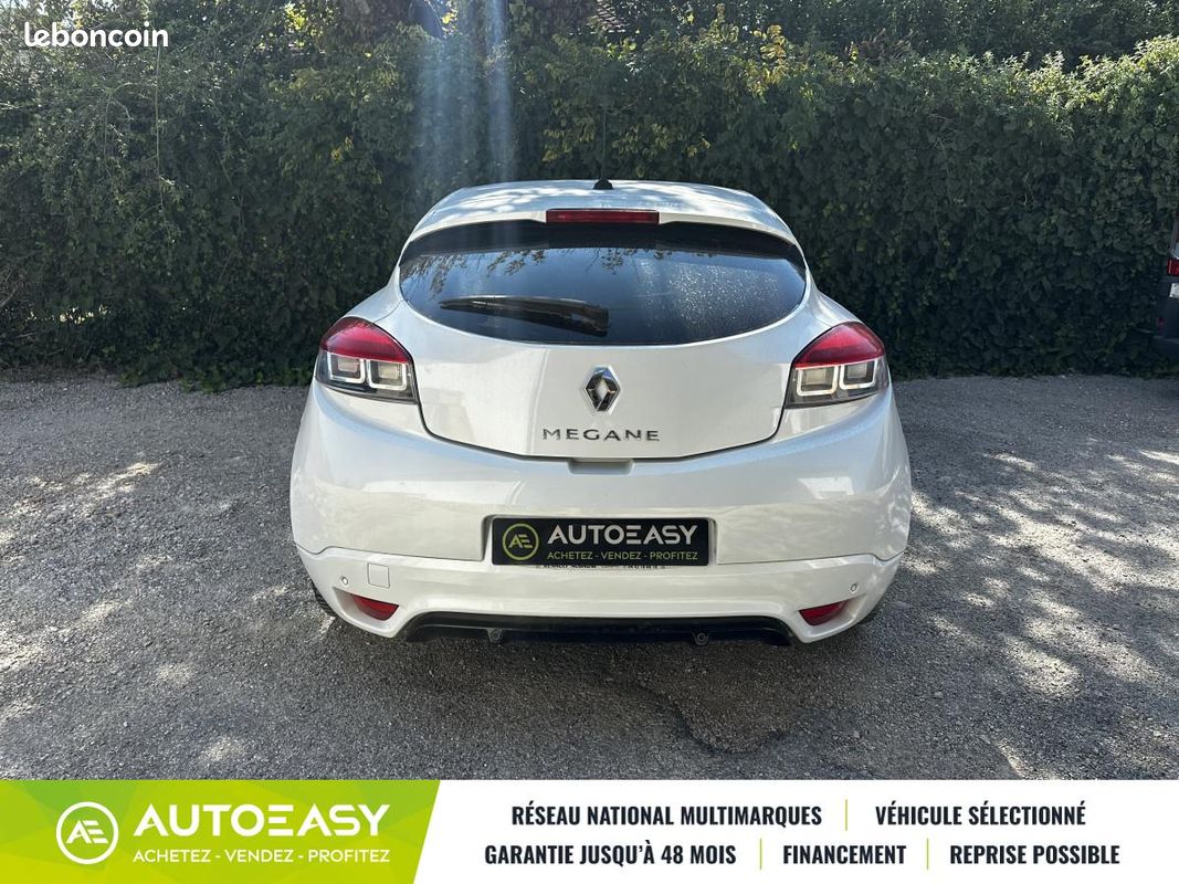 Renault Megane 3 Coupé 1.9 dCi 130ch FAP Monaco GP eco² Euro5 (image 4)