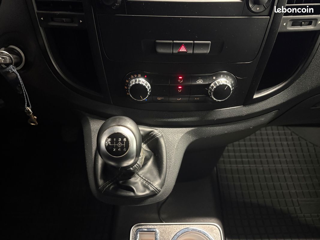 MERCEDES-BENZ Vito Fg 1.6 D 114ch Pro - 2018 - Caméra de recul - Sièges cuir - 5 places -Climatisation (image 15)
