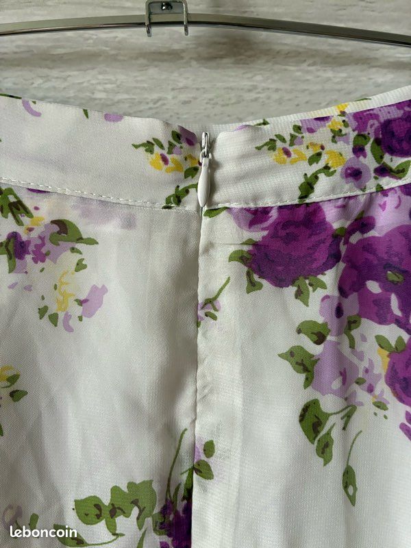 6 idées de looks pour porter la robe violette Comment s'habiller pour