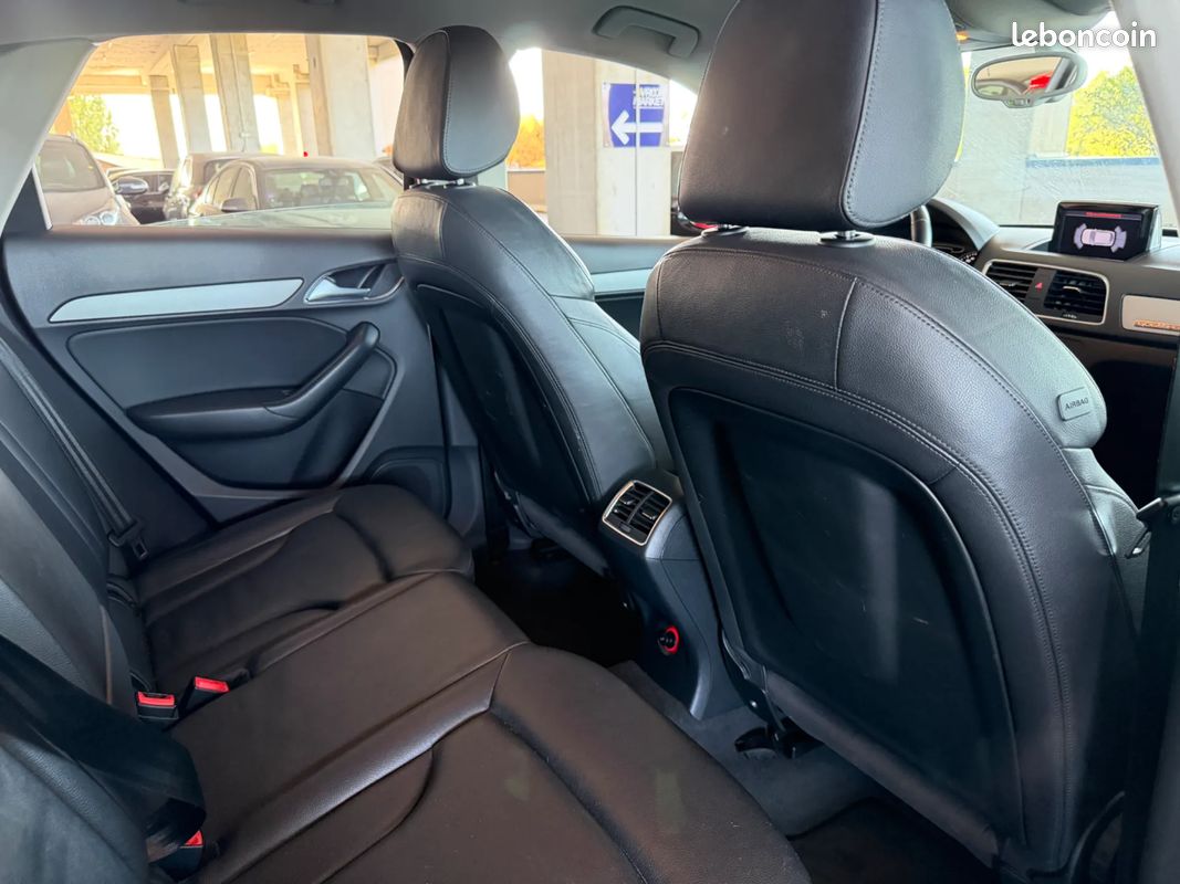 AUDI Q3 2.0 211ch Ambiente - Suivi Complet - Intérieur Cuir - Sièges Chauffants - Attelage (image 20)