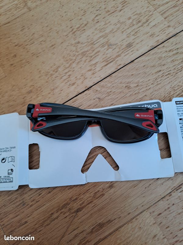 Lunettes de soleil Decathlon enfant très bon état (image 2)