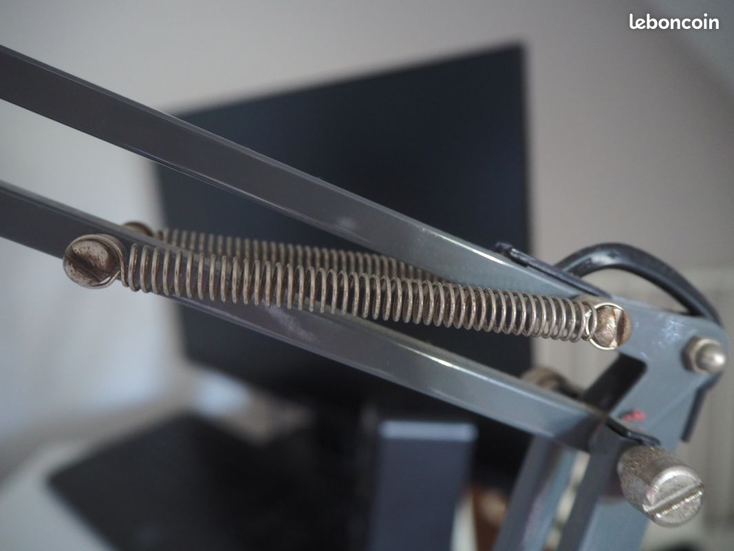 Lampe de bureau (image 4)