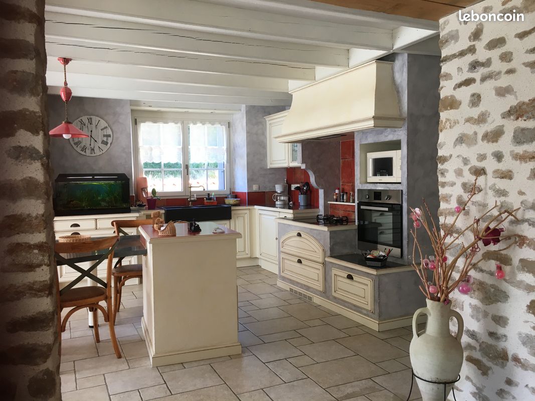 Maison 5 pièces 141 m² · à Saint-Cyr-des-Gâts · 141 m² · 190 000 €