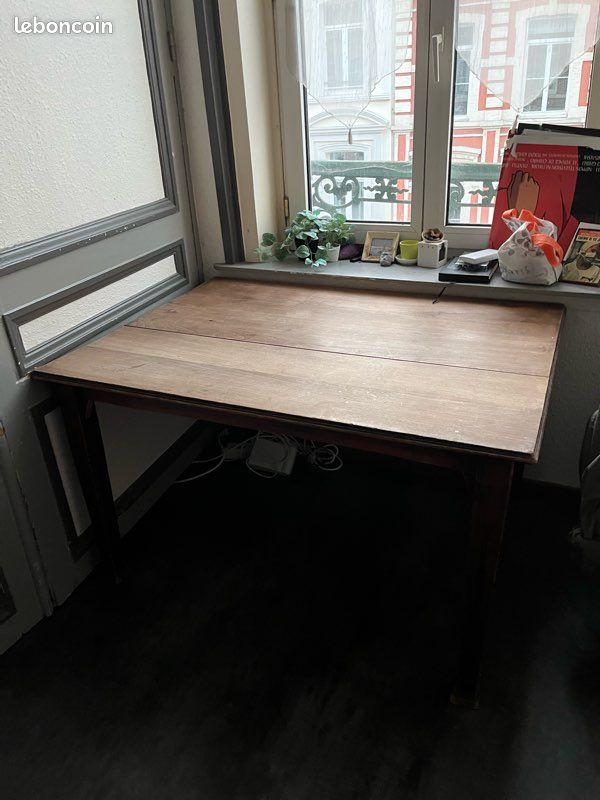 TABLE BOIS don, à récupérer secteur république (image 1)