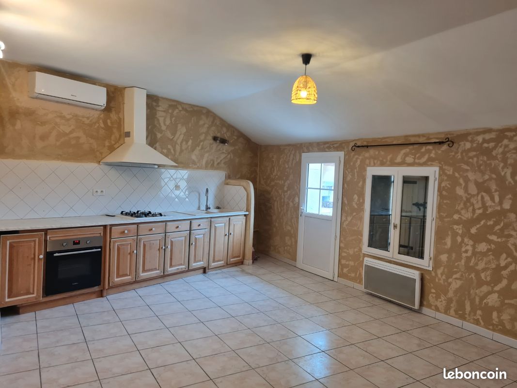 Appartement 3 pièces 60 m² · à Caderousse · 60 m² · 750 €
