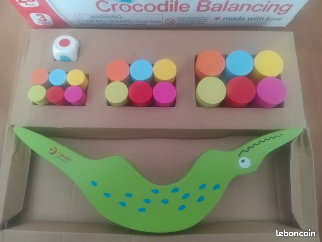 Crocodile balancing (image 2)