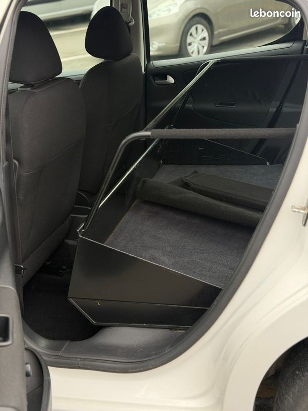Peugeot 207 FAIBLE KILOMETRAGE CERTIFIER (image 10)
